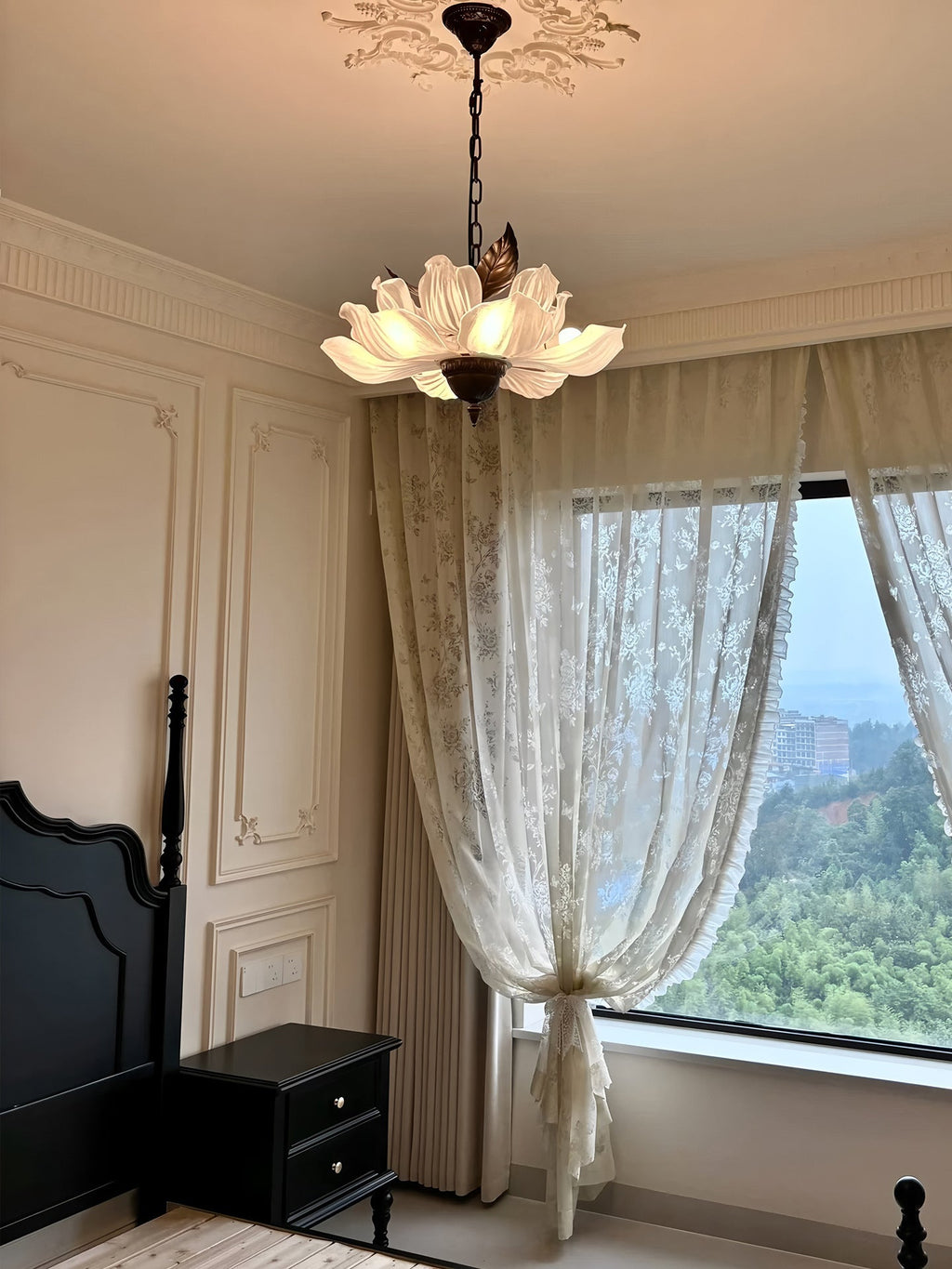 Modern Floral Pendant Light – Decorative Ceiling Fixture