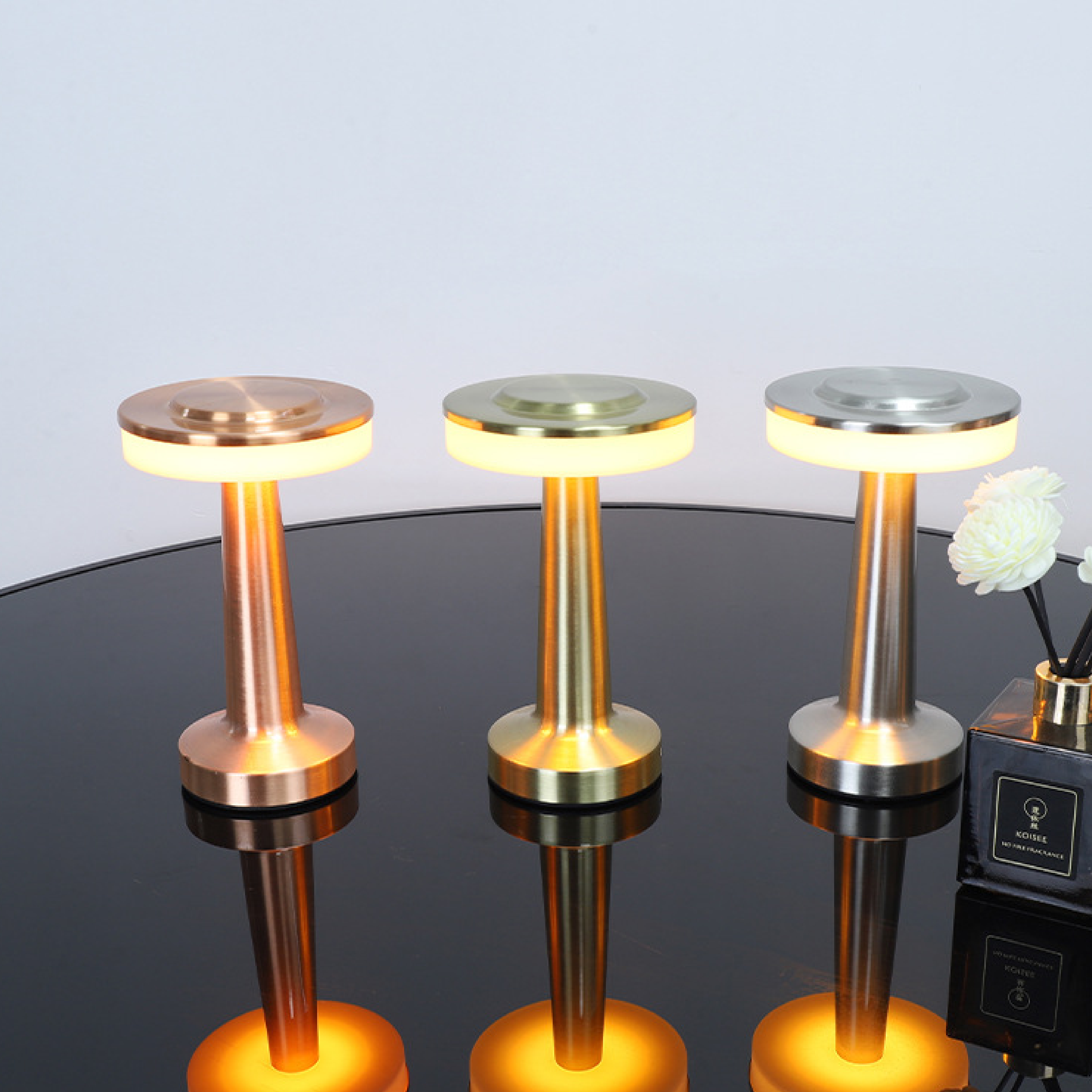 Metal Table Lamp – Modern Elegant Decorative Lighting